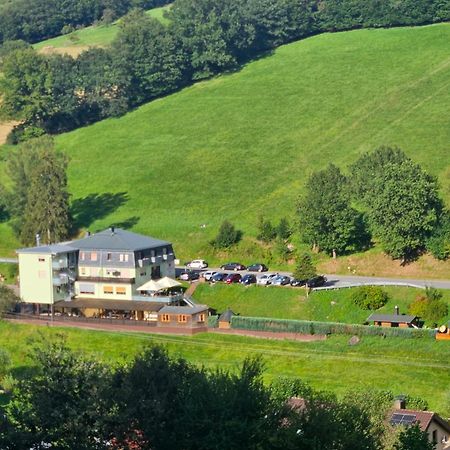 Hotel Gruener Baum Mit Restaurant & Wellness Oberzent Buitenkant foto